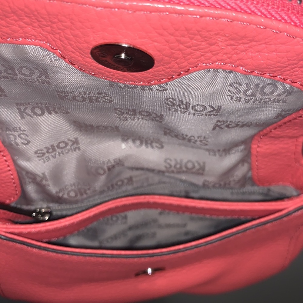 Michael Kors cross body *FREE SHIPPING! - Picture 6 of 7